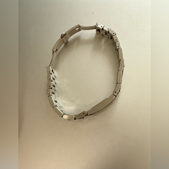 Gucci 4600L Series Women's Stainless Steel watch, pre-owned - Picture 9 of 14